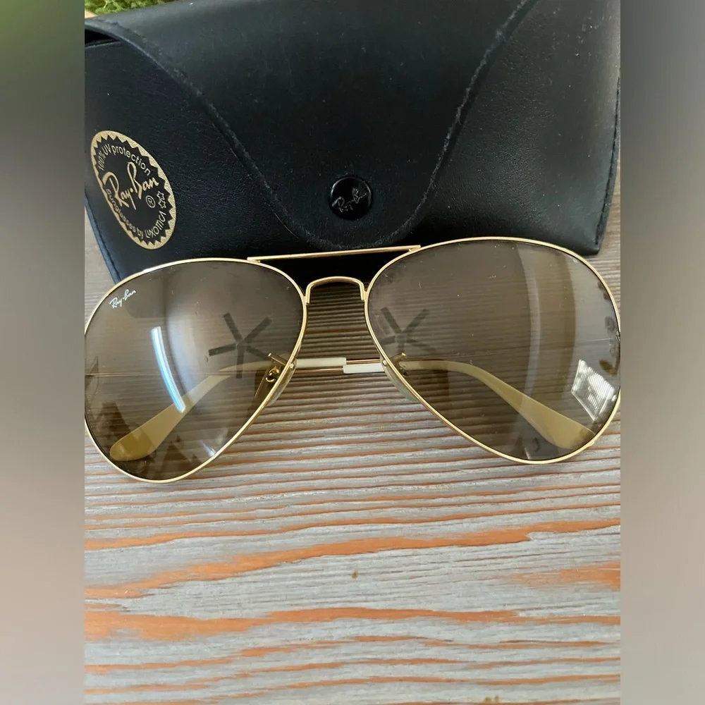 Authentic Ray-Ban Aviator Sunglasses - Picture 4 of 11